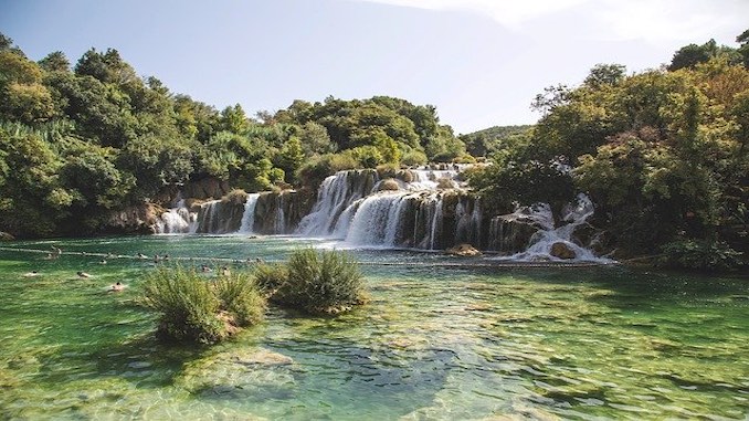 Kroatien Urlaub Wasserfall